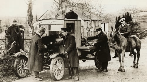 A truck returning from Northern Ireland is stopped and searched at the Irish Free State border by customs officers in 1925. Photo: George Rinhart/Corbis via Getty Images