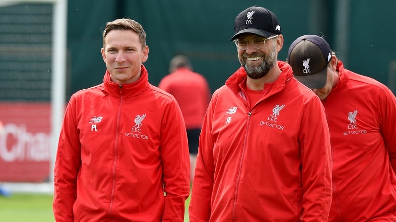 Pep Lijnders (l) says he is regularly surprised by Jurgen Klopp