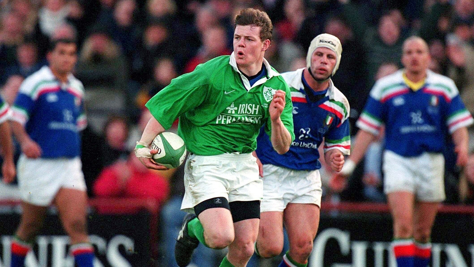 Troncon chasing Brian O'Driscoll in 2000