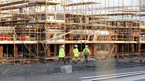 Building workers on the Elsmore housing estate construction site at Naas Co Kildare
(Pic: Rollingnews.ie)