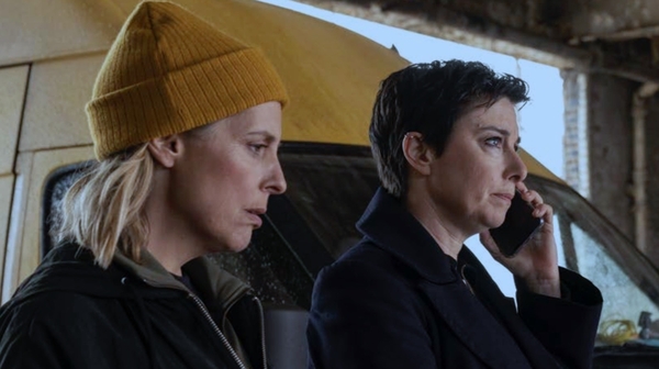 Mel Giedroyc and Sue Perkins in Hitmen