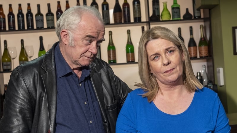 Noreen is distraught about Dee moving but Tadhg gives her some hope.