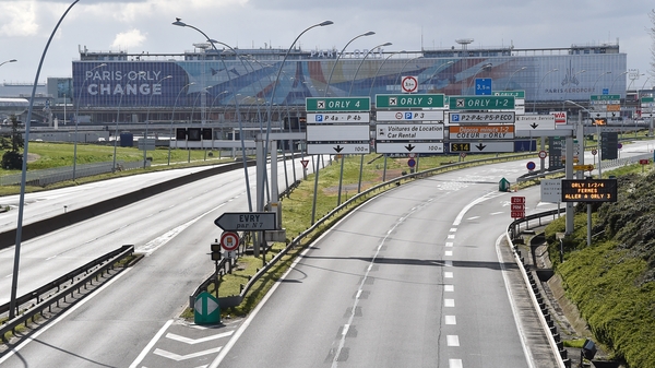 Roads are empty to arrive to Paris Orly Airport