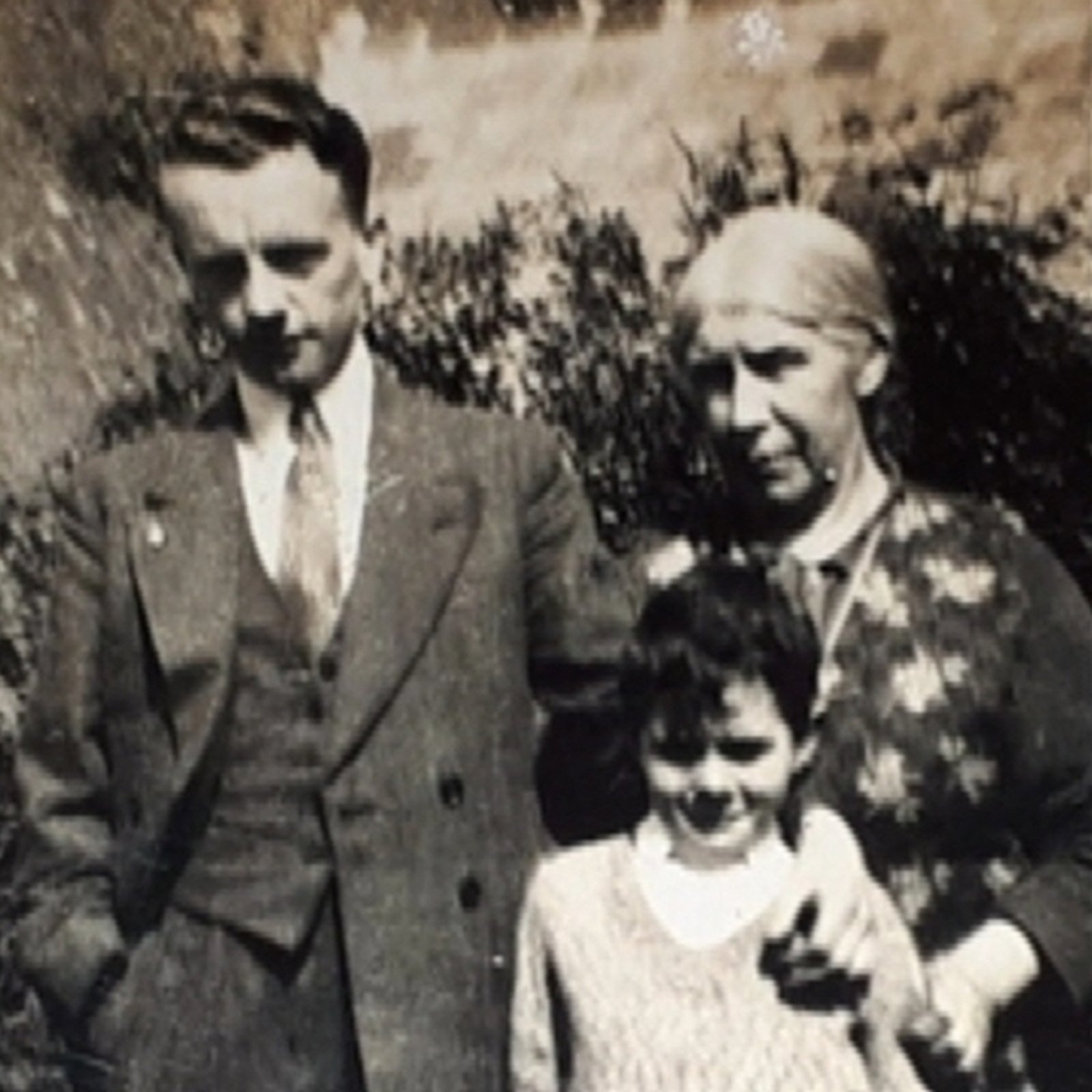 Patrick O'Connell - believed to be the man in this family photograph