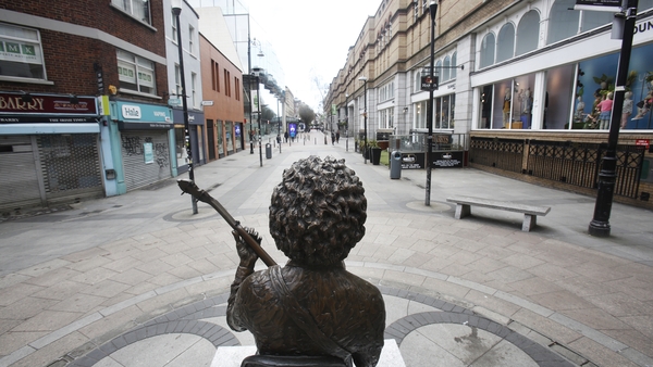 Statue of Luke Kelly on King Street South in Dublin