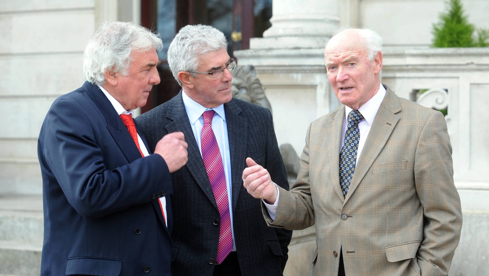 Liam Touhy (right) chatting with Paddy Mulligan and Brian Hamilton