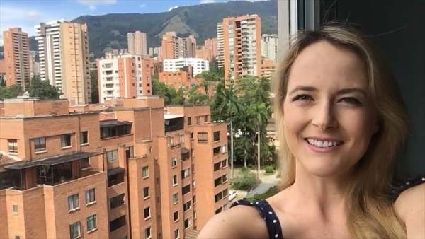 Rebecca Winckworth has been singing to people from her balcony in Medellin