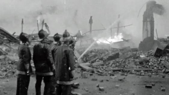 Fire destroys McKenzies hardware store, Pearse Street (1970)