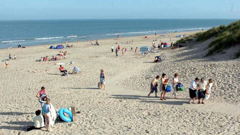 Car parks are shut at a number of locations, including Curracloe Beach in Co Wexford