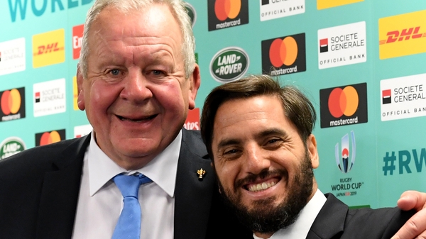 Bill Beaumont has held off the challenge of Agustin Pichot to remain as World Rugby chair for four more years