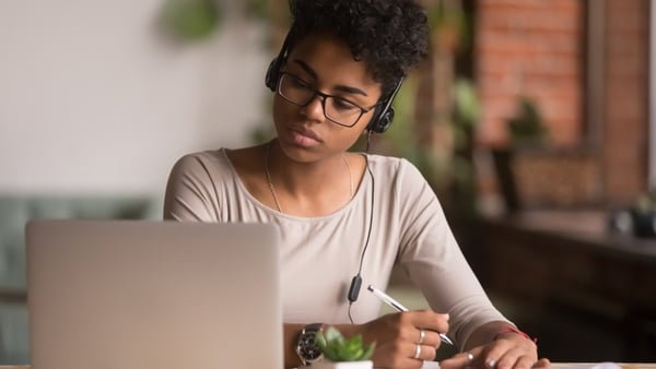 Working from home can be quite tedious. Why not find inspiration in a podcast?