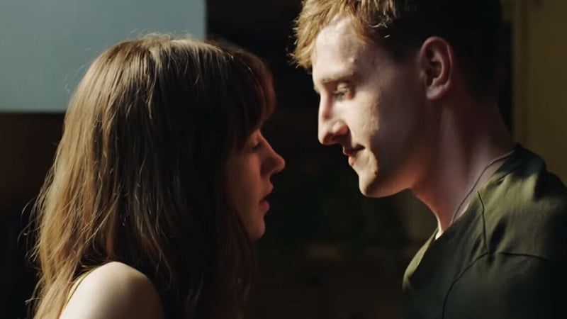 Daisy Edgar-Jones and Paul Mescal in Normal People