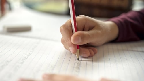 Imní faoi dhíolúintí ón Ghaeilge