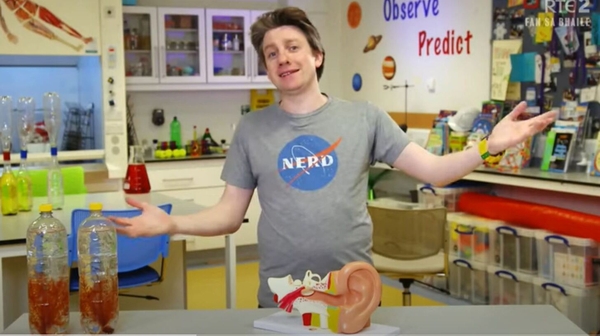 Everybody in the Hub get dizzy!