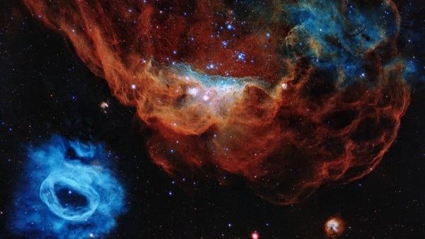 The image reveals a vast star-forming region close to the Milky Way, located some 163,000 light-years away