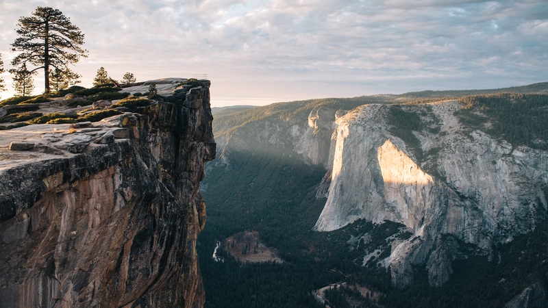 You can enjoy a self-guided virtual tour of US national park Yosemite