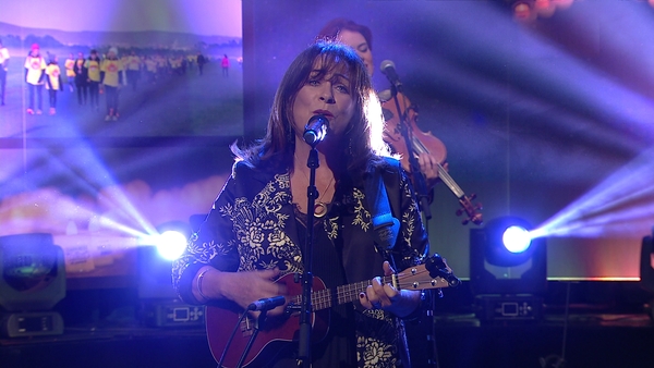 Mary Black is set to receive the Lifetime Achievement Award at the 2022 RTÉ Radio 1 Folk Awards