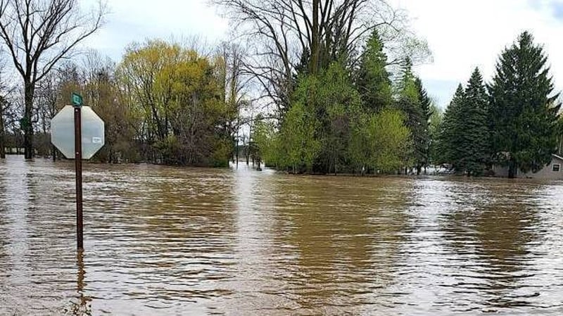 Flooding from Pine River in Arenac County (Pic:Facebook/Arenac County Sheriff's Department)