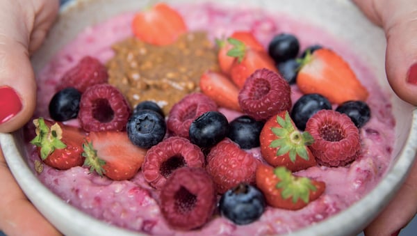 Trisha's berry and peanut butter oats