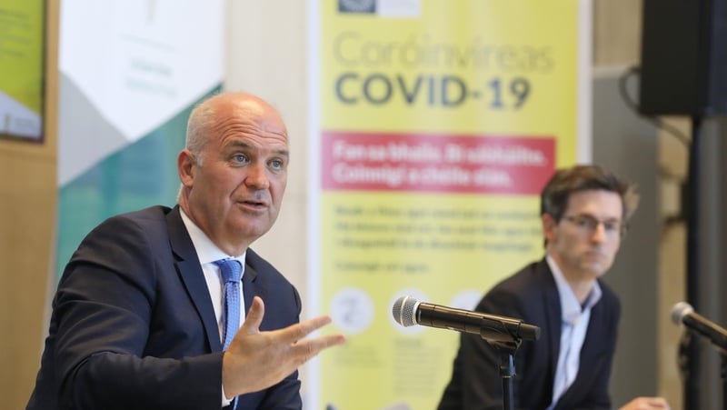 Chief Medical Officer Tony Holohan (L) and Deputy CMO Ronan Glynn addressing the media (Pic:RollingNews.ie)