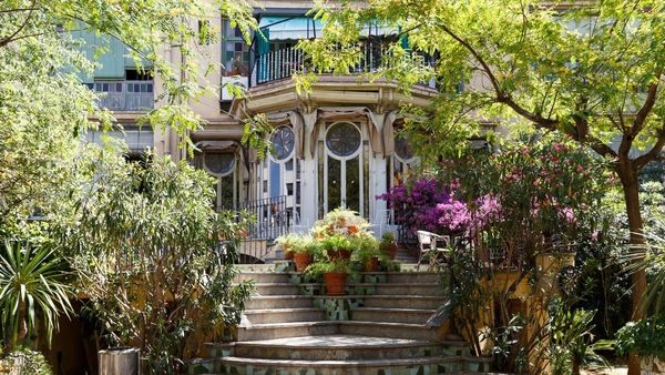 The opulent Airbnb listing is in the Art Nouveau style.