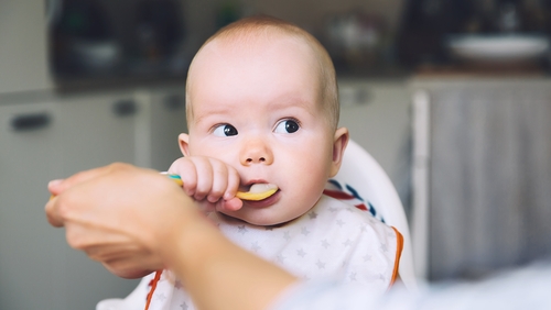 Dietitian Caroline O'Connor shares her top five tips to help parents start weaning their babies.