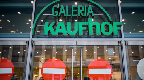 Germany's leading department store chain Galeria Karstadt Kaufhof is set to close 62 of its 172 stores