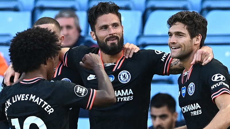 Olivier Giroud (centre) scored Chelsea's winner