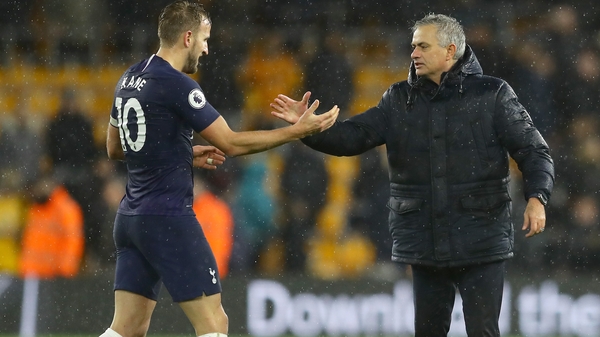 Jose Mourinho and Harry Kane (L)