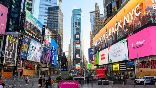 US retail sales last month rose to $549.3 billion, seasonally adjusted, an increase of 1.9% from August