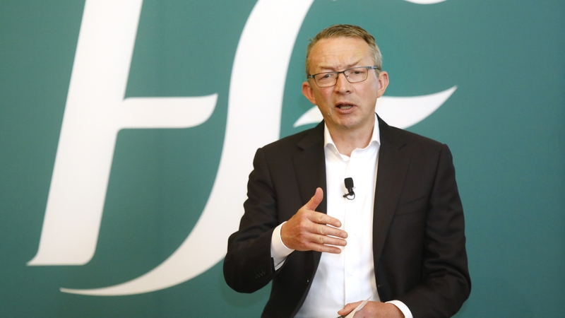 Príomhoifigeach Cliniciúil FSS, an Dr Colm Henry