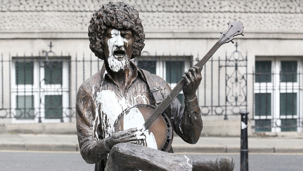 The Luke Kelly statue on South King Street after it was vandalised