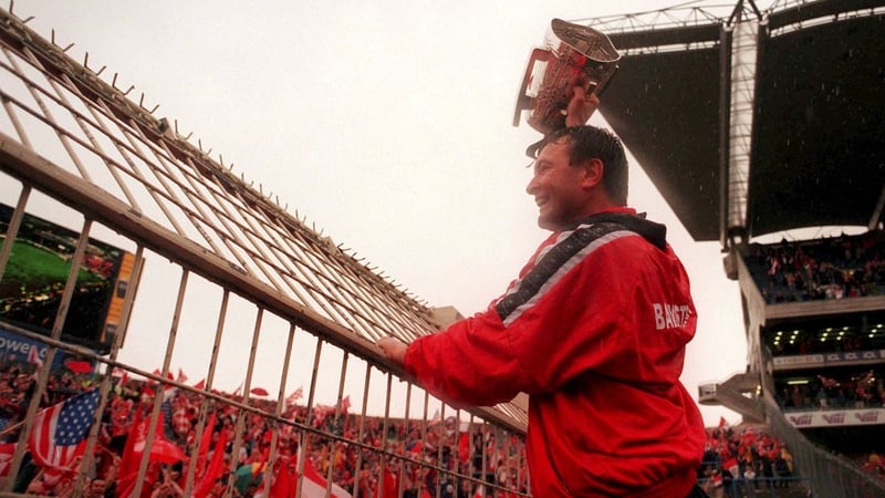 Jimmy Barry Murphy raises the Liam MacCarthy to Hill 16 in 1999