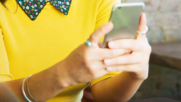When purchasing a mobile phone, the study shows that consumers prefer to visit stores.