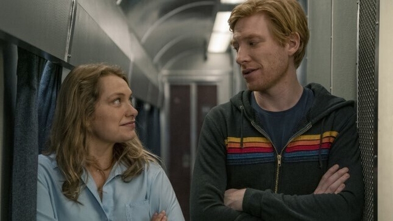 Merritt Wever and Domhnall Gleeson in Run