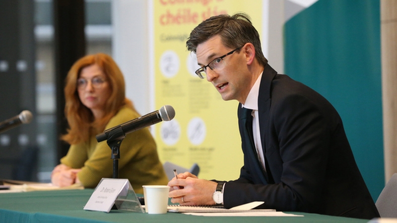 Dr Ronan Glynn and Dr Siobhán Ní Bhriain at the Department of Health press briefing (Pic: RollingNews.ie)