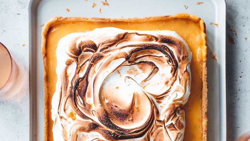 Grapefruit Meringue Pie