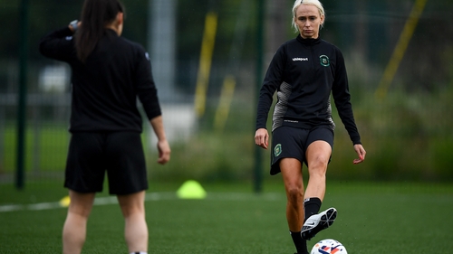 Republic of Ireland international Stephanie Roche (R) will line out for Peamount United this season