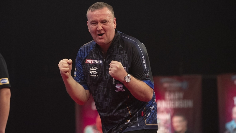 Glen Durrant will face Dimitri van den Bergh in the last four on Saturday