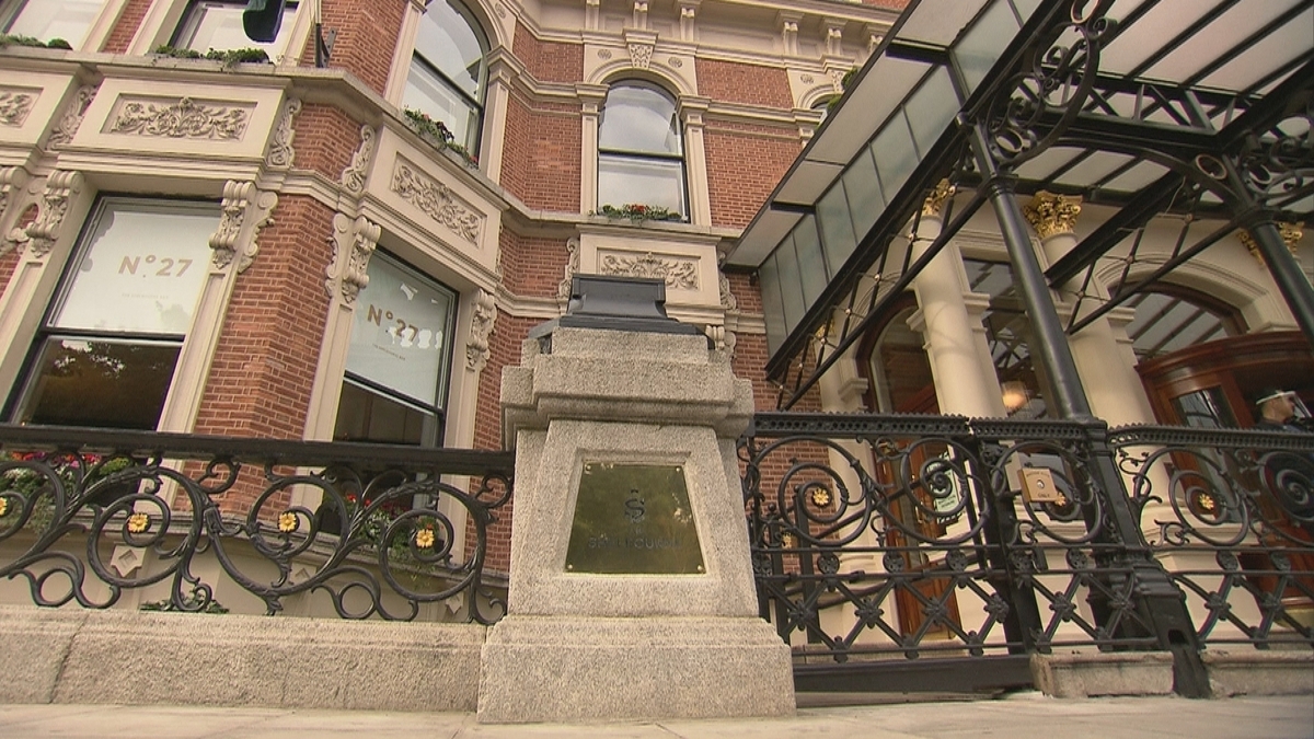 Four statues removed from outside Shelbourne hotel