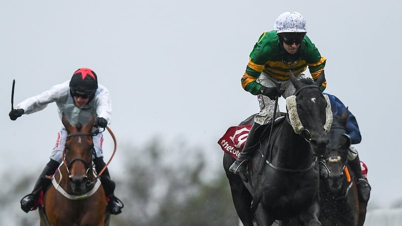Early Doors (R) with Mark Walsh up, en route to winning the Galway Plate