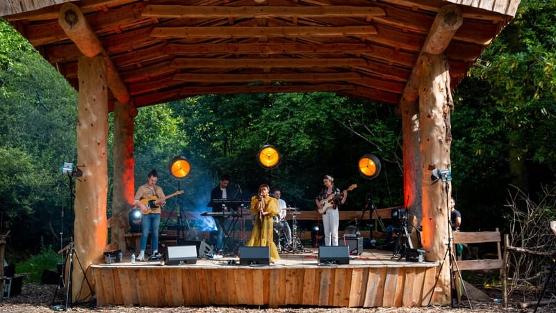 Tolü Makay performs at ATN's online show