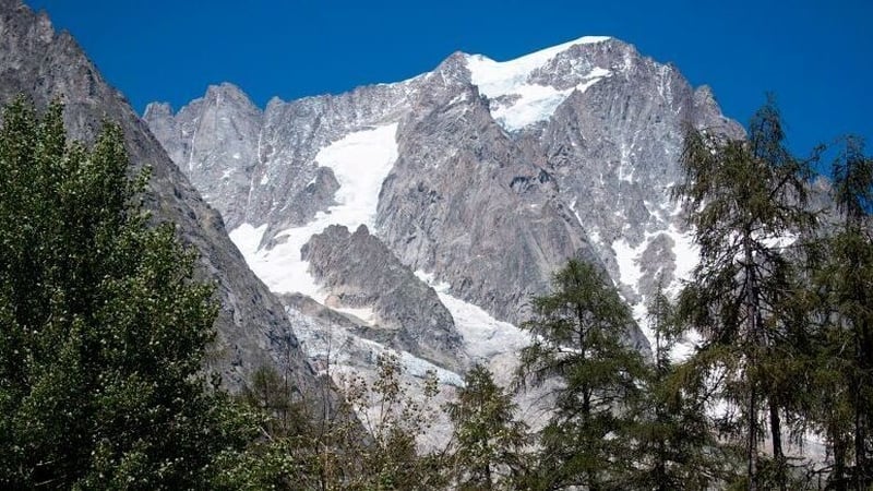 The block of ice is estimated to be about 500,000 cubic metres