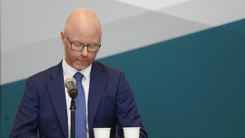 Stephen Donnelly paid tribute to gardaí who visited more than 6,000 premises over the weekend