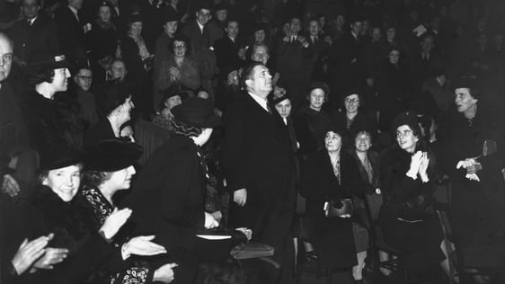 1939: Irish born American Tenor John McCormack (1884 - 1945), takes the applause at one of his fina…