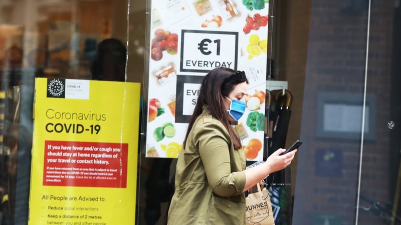 It is mandatory to wear face coverings in shops and indoor settings (Pic: RollingNews.ie)