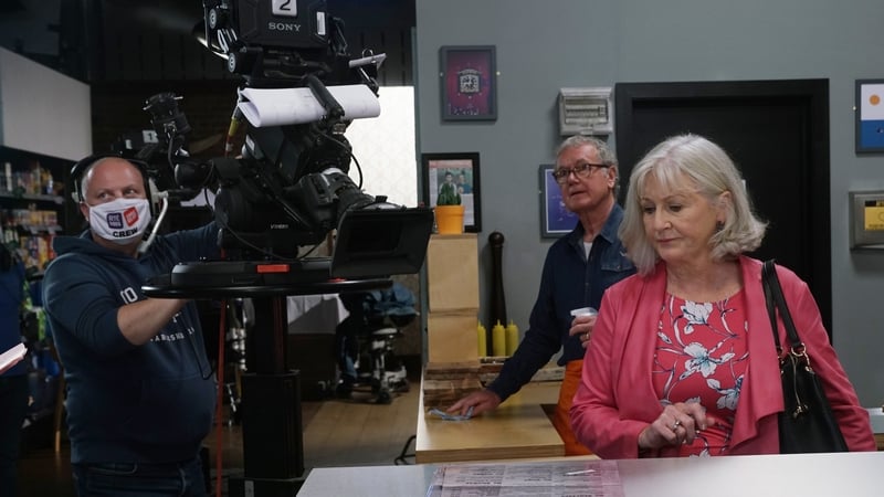 Bryan Murray (Bob) and Una Crawford O'Brien (Renee) return to Carrigstown