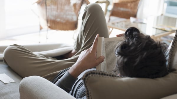 Rogha leabhar Gaeilge do dhaoine fásta