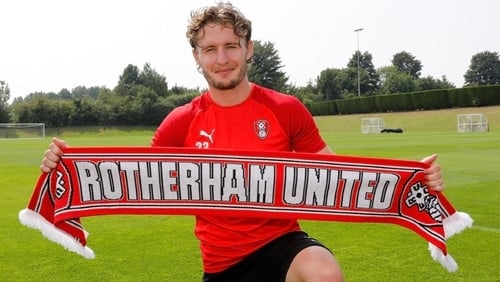Kieran Sadlier has penned a two-year deal