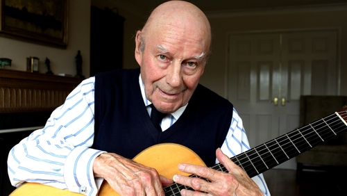 Julian Bream. Photo credit: Eamonn McCabe